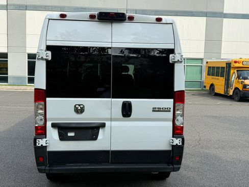 Used 2023 RAM ProMaster 2500 FWD image 8
