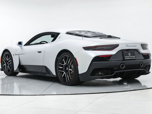 Certified 2022 Maserati MC20 Coupe RWD image 3