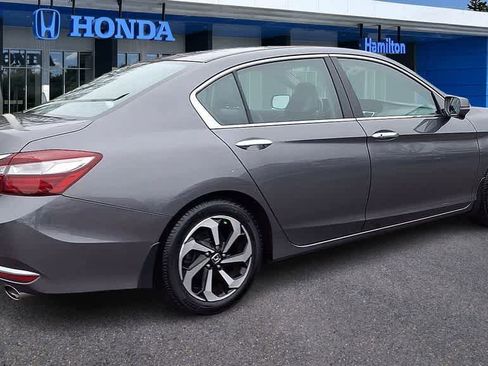 Used 2017 Honda Accord EX-L image 8