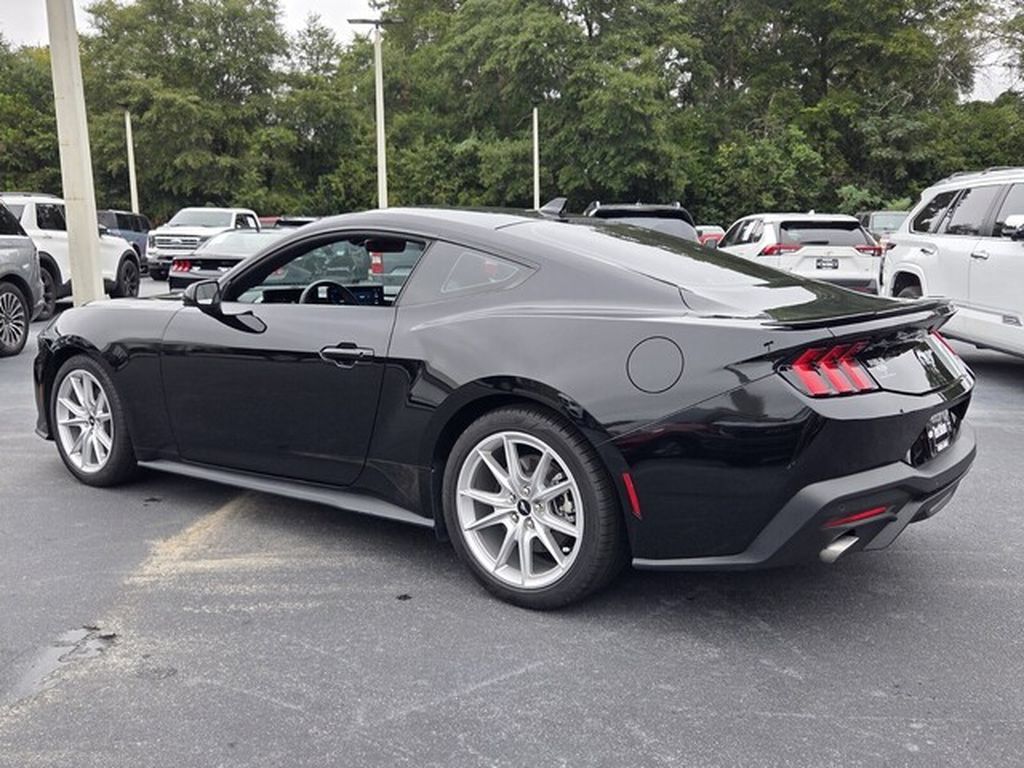 Used 2026 Ford Mustang Premium RWD image 7
