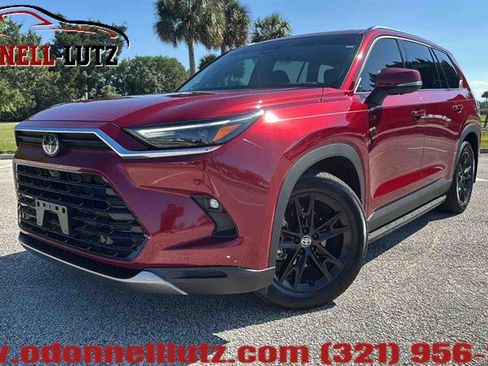 Used 2025 Toyota Grand Highlander AWD image 1