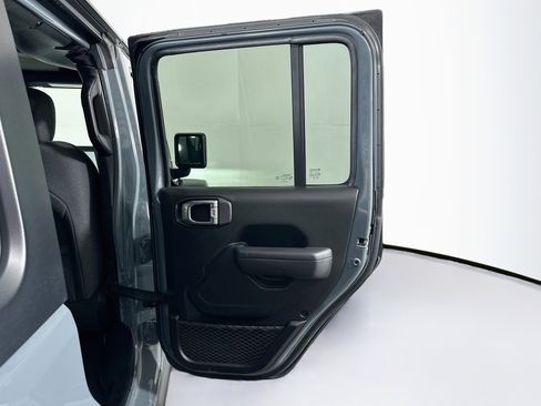 Used 2024 Jeep Wrangler Unlimited AWD/4WD image 27
