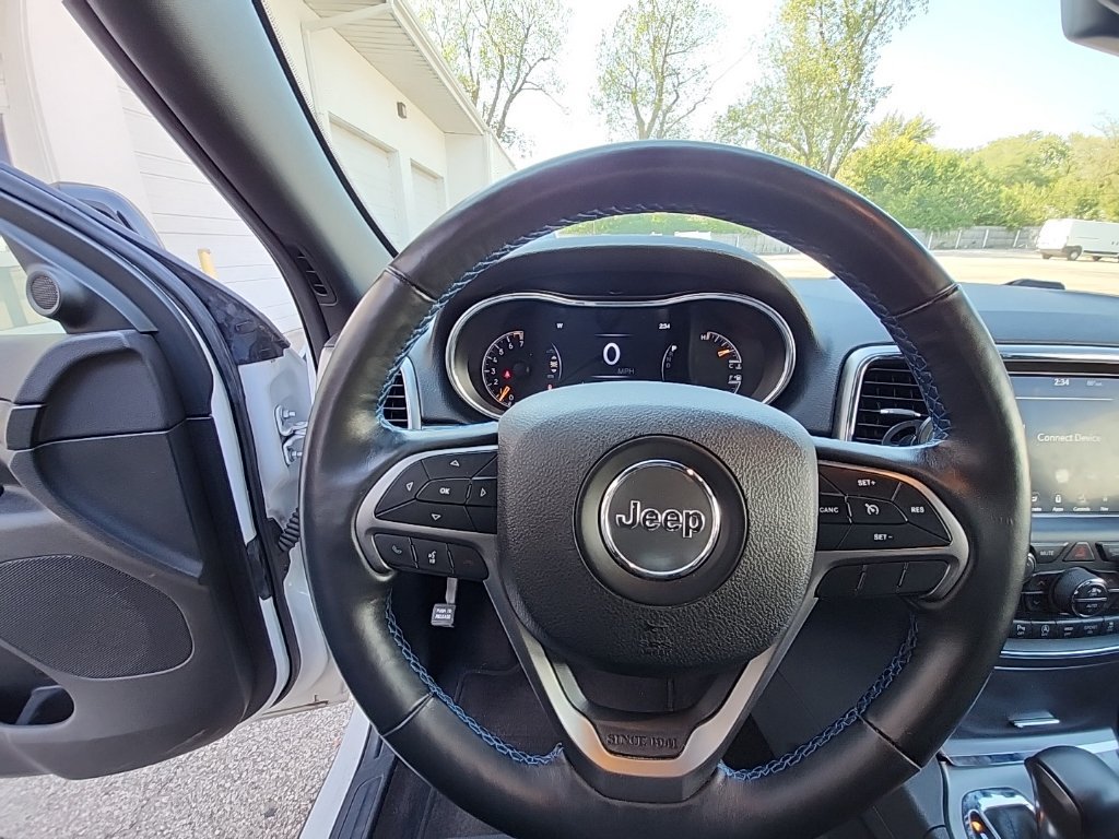 Used 2018 Jeep Grand Cherokee Laredo AWD/4WD image 10
