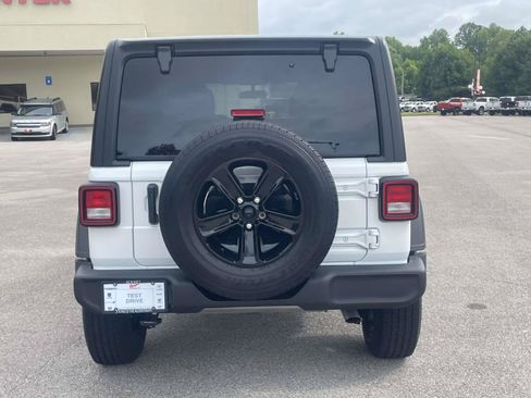 Used 2026 Jeep Wrangler Unlimited Sport AWD/4WD image 4