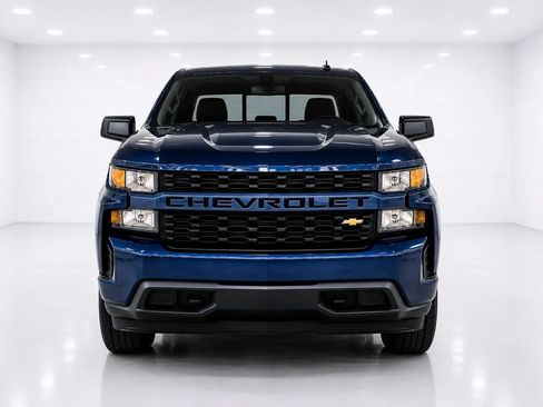 Used 2020 Chevrolet Silverado 1500 Custom w/ Custom Value Package AWD/4WD image 8