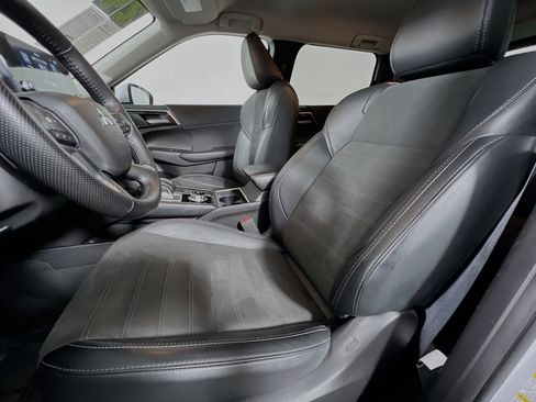 Used 2024 Mitsubishi Outlander SE image 15