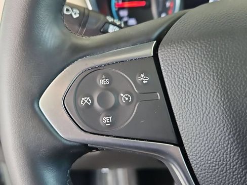 Used 2023 Chevrolet Traverse LT FWD image 13