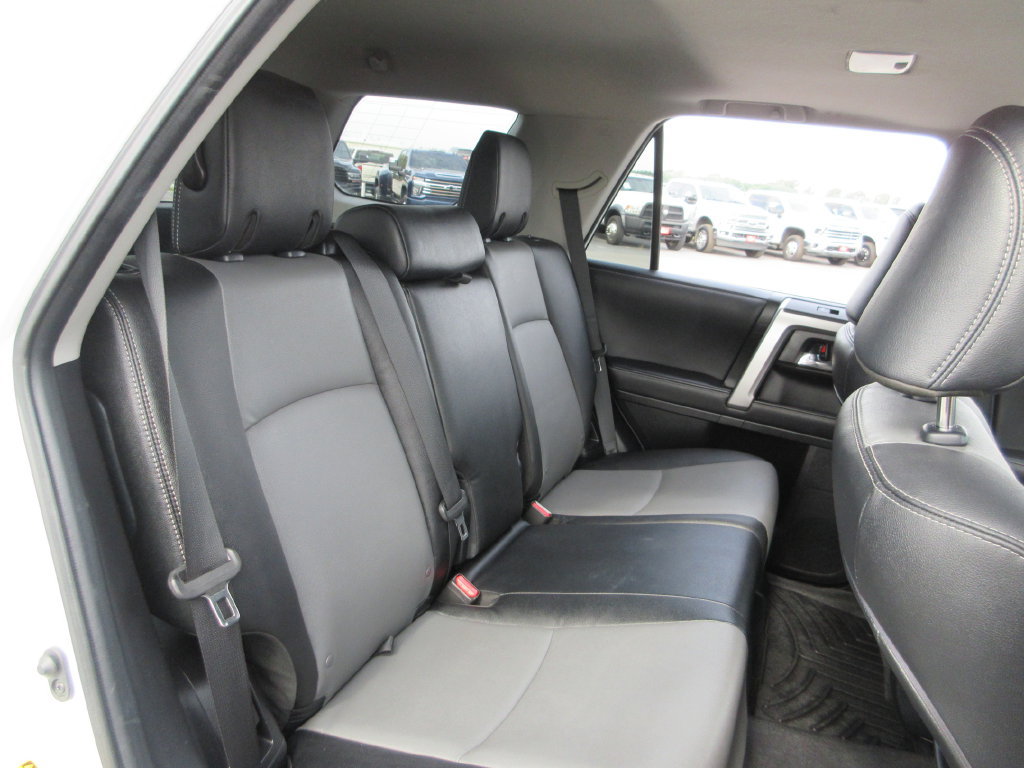 Used 2020 Toyota 4Runner SR5 Premium w/ Moonroof Package AWD/4WD image 22