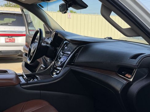 Used 2015 Cadillac Escalade ESV Premium AWD/4WD image 35