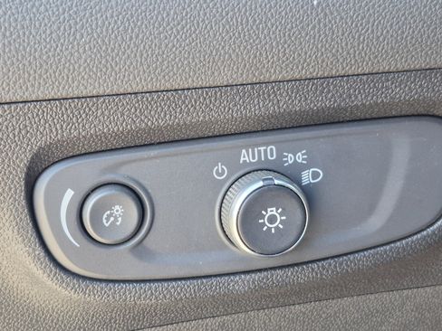 Used 2025 Buick Encore GX Preferred FWD image 33