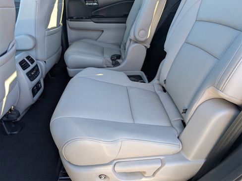 Used 2022 Honda Pilot Elite image 16