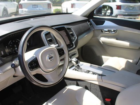 Used 2017 Volvo XC90 T5 Momentum w/ Vision Package FWD image 24