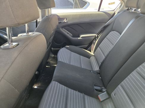 Used 2017 Kia Forte S w/ S Technology Package image 5