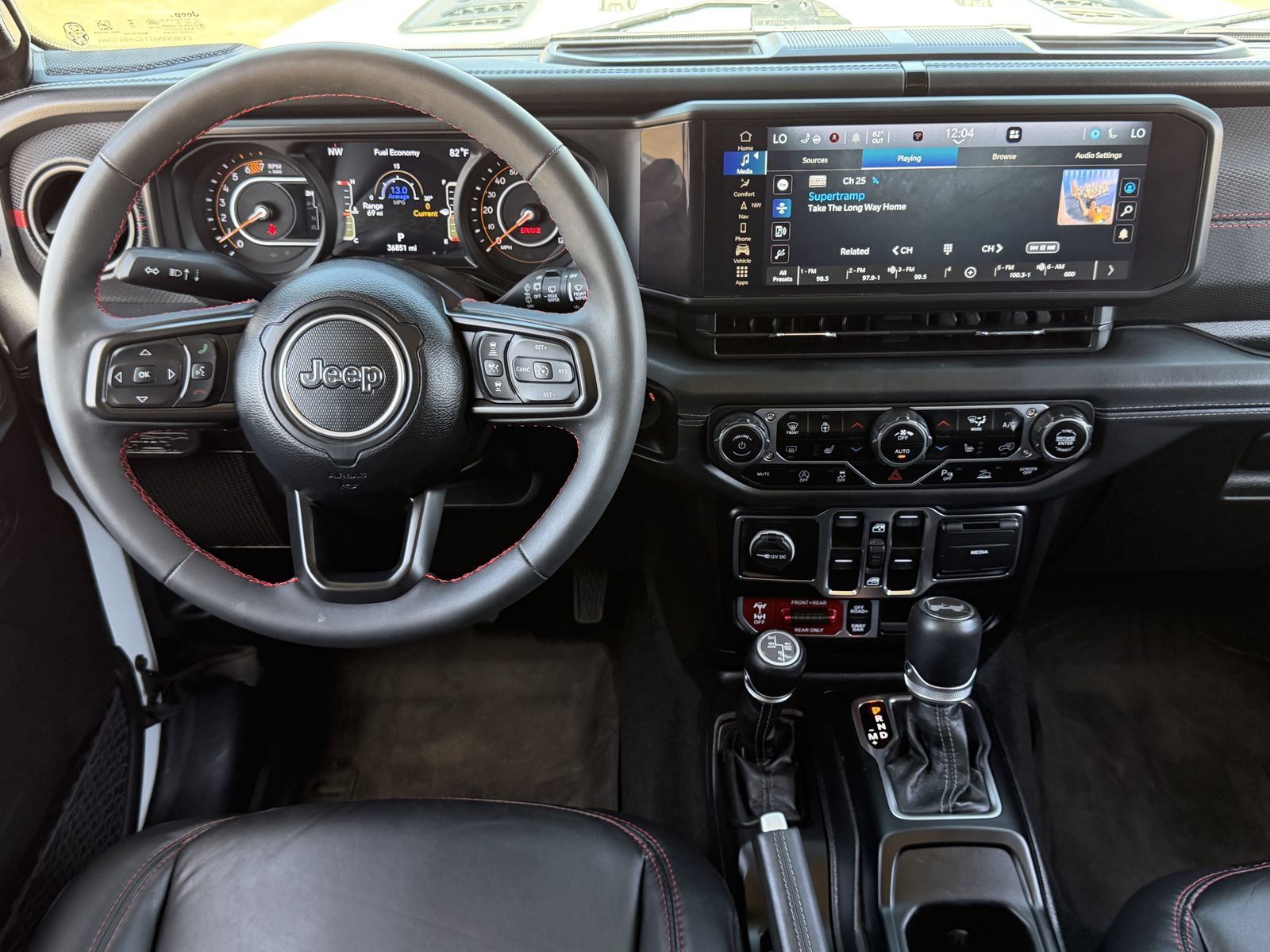 Used 2024 Jeep Wrangler Unlimited Rubicon AWD/4WD image 13