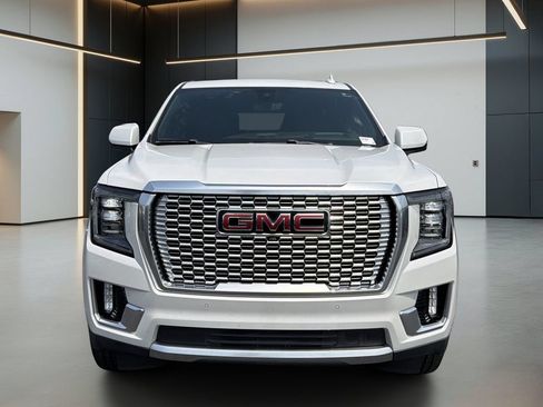 Certified 2021 GMC Yukon XL Denali w/ Denali Premium Package RWD image 9