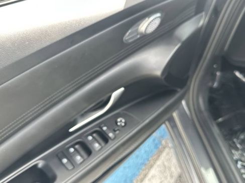 Certified 2024 Hyundai Elantra Limited image 18