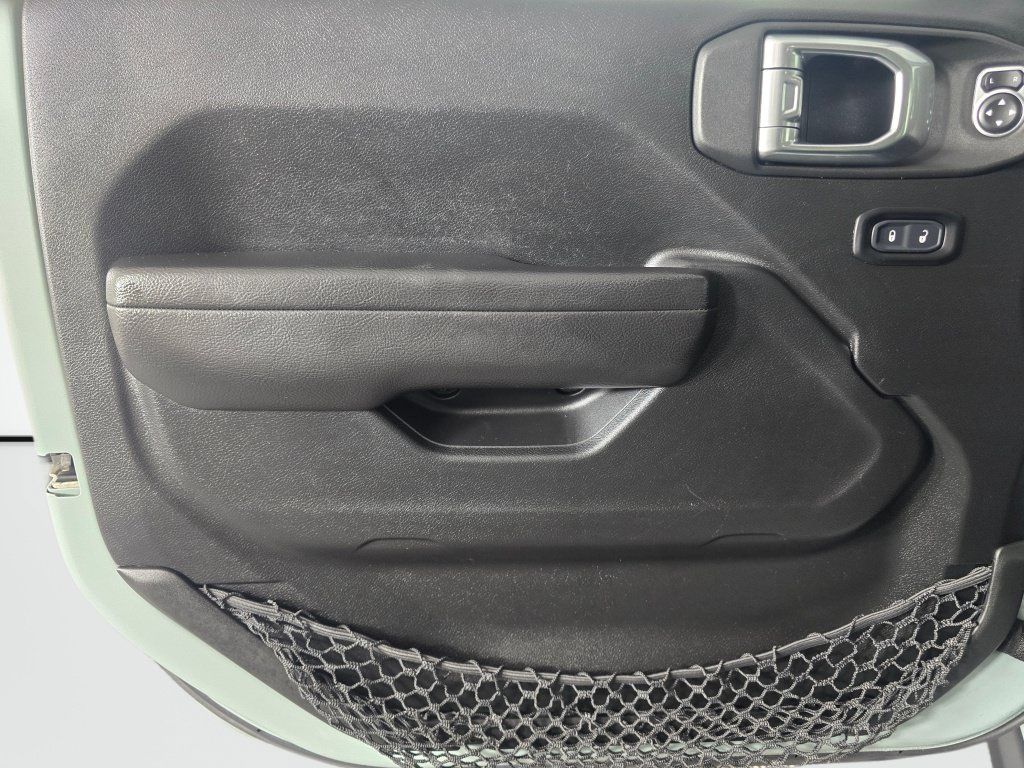 Used 2023 Jeep Wrangler Unlimited AWD/4WD image 17