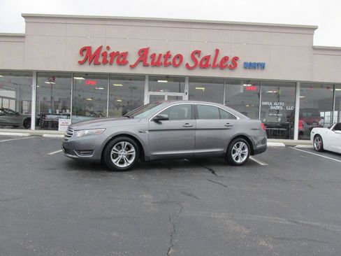 Used 2013 Ford Taurus SEL image 2