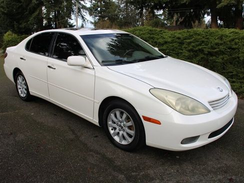 Used 2004 Lexus ES 330 image 2