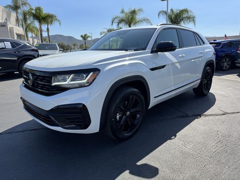 Used 2023 Volkswagen Atlas Cross Sport SEL R-Line AWD/4WD image 9