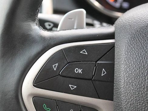 Used 2017 Jeep Grand Cherokee Limited AWD/4WD image 28