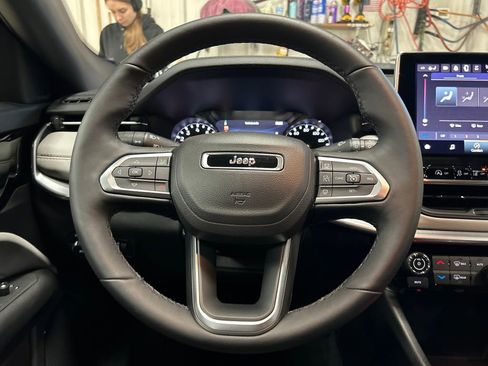 Certified 2025 Jeep Compass Limited AWD/4WD image 20