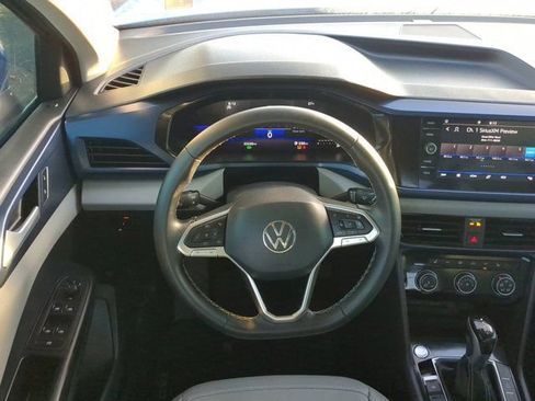 Used 2023 Volkswagen Taos SE image 15