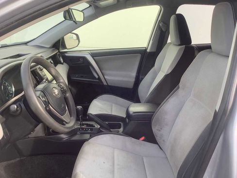 Used 2018 Toyota RAV4 LE image 2