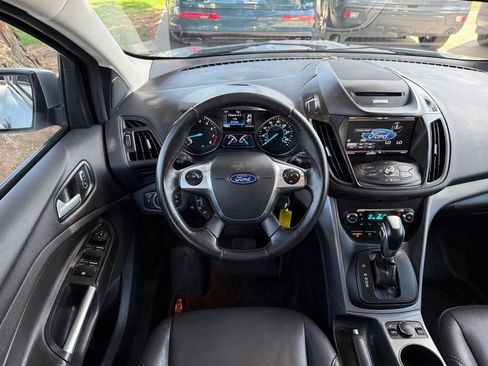 Used 2015 Ford Escape SE w/ Equipment Group 201A AWD/4WD image 2