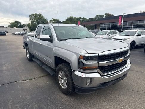 Used 2018 Chevrolet Silverado 1500 LT w/ All Star Edition AWD/4WD image 2