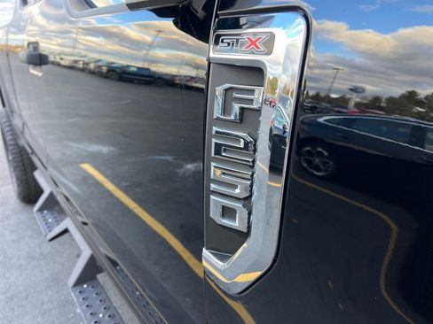 Used 2018 Ford F250 XL w/ STX Appearance Package image 33