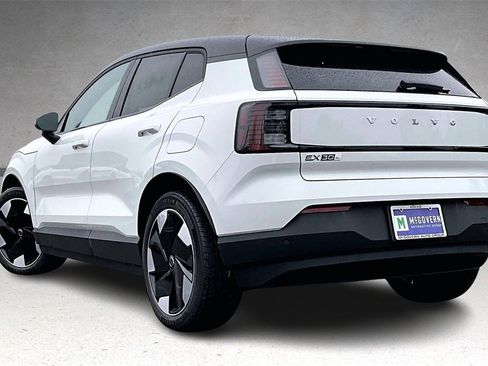 New 2026 Volvo EX30 Plus w/ Climate Package image 3