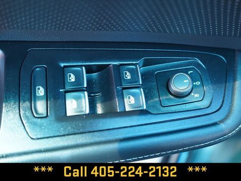 Used 2025 Volkswagen Atlas SE FWD image 31
