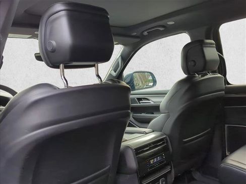 Used 2024 Jeep Wagoneer Series II image 13