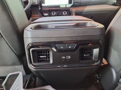 Used 2024 GMC Sierra 1500 AT4 w/ Technology Package AWD/4WD image 14