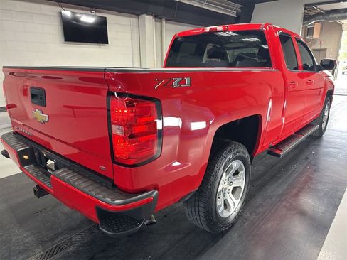 Used 2018 Chevrolet Silverado 1500 LT AWD/4WD image 3