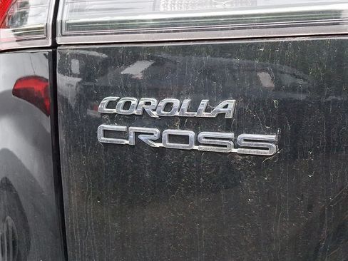 Used 2023 Toyota Corolla Cross XLE w/ Convenience Package AWD/4WD image 10