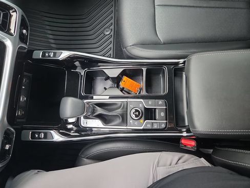 Certified 2023 Kia Sorento SX AWD/4WD image 29