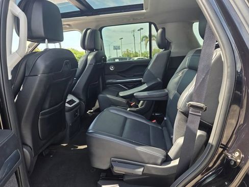 Used 2025 Lincoln Navigator Reserve AWD/4WD image 11