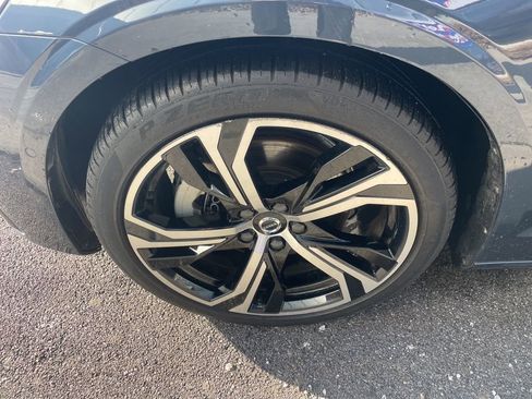 Certified 2023 Volvo S60 B5 Plus w/ Climate Package image 11