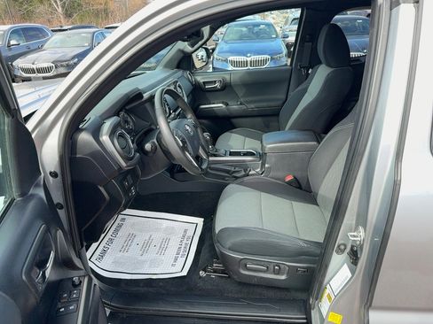 Used 2020 Toyota Tacoma TRD Sport w/ Technology Package image 9