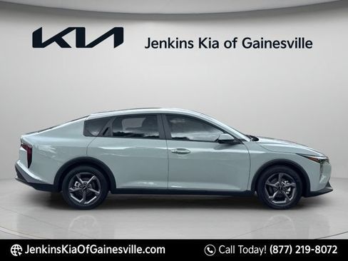 New 2026 Kia K4 FWD image 2