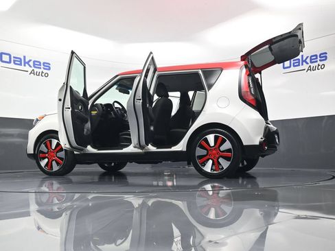 Used 2016 Kia Soul + w/ Designer's Package FWD image 58