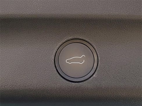 Used 2023 Tesla Model Y Performance image 11