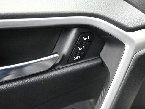 Used 2023 Toyota RAV4 XLE Premium image 30