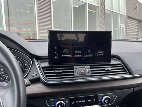 Used 2022 Audi Q5 2.0T Premium w/ Convenience Package image 17