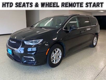 Used 2023 Chrysler Pacifica Touring-L