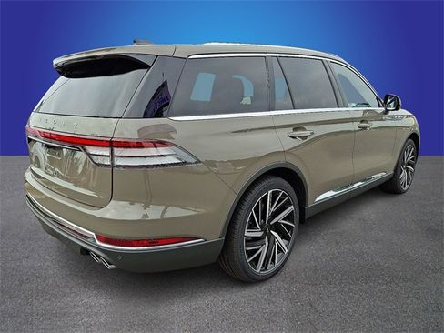New 2025 Lincoln Aviator Reserve w/ Equipment Group 201A image 3