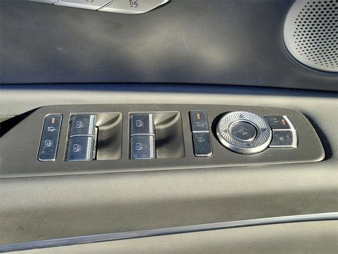 Used 2025 Genesis GV80 2.5T Prestige image 23