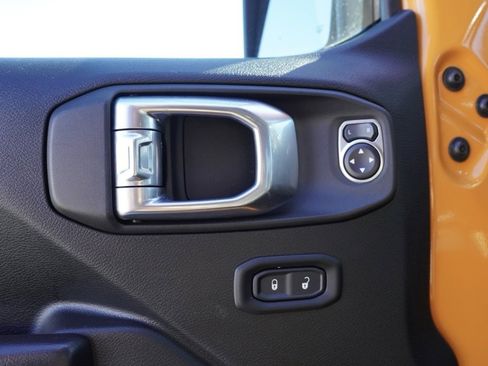 Used 2021 Jeep Wrangler Unlimited Rubicon image 12